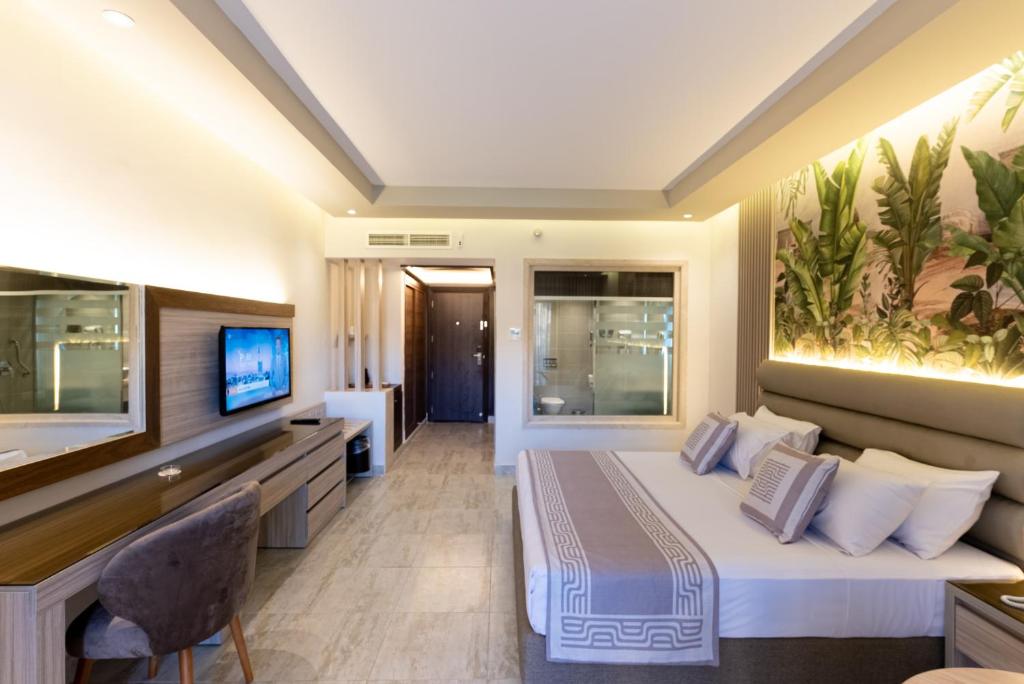 Ali Baba Palace Resort - Families and Couples Only — Hotel rooms in Hurghada, Red Sea