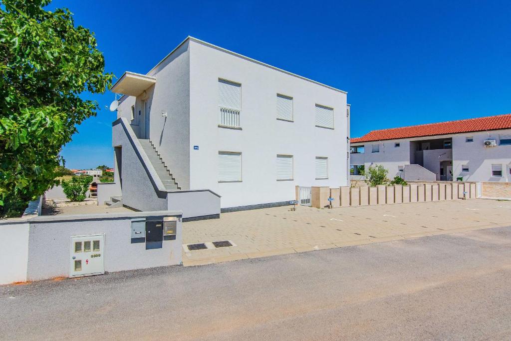 Apartment Andreja, Vir