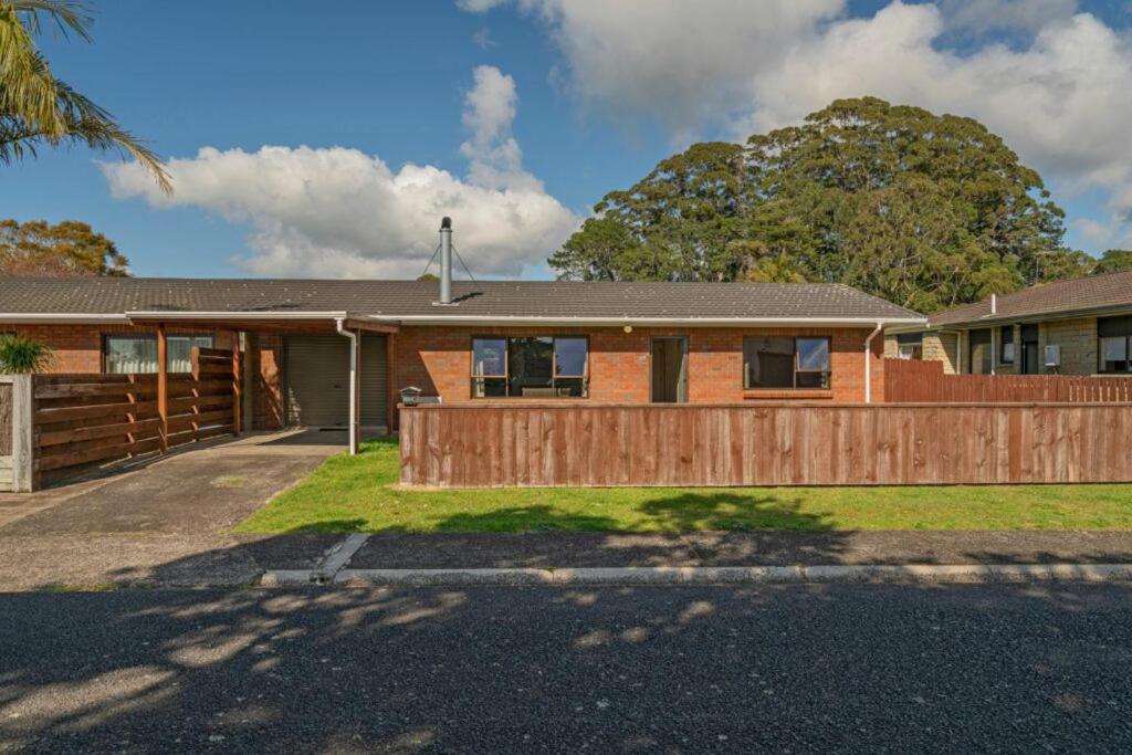 Hosts on the Coast Cosy on Catherine, Whitianga