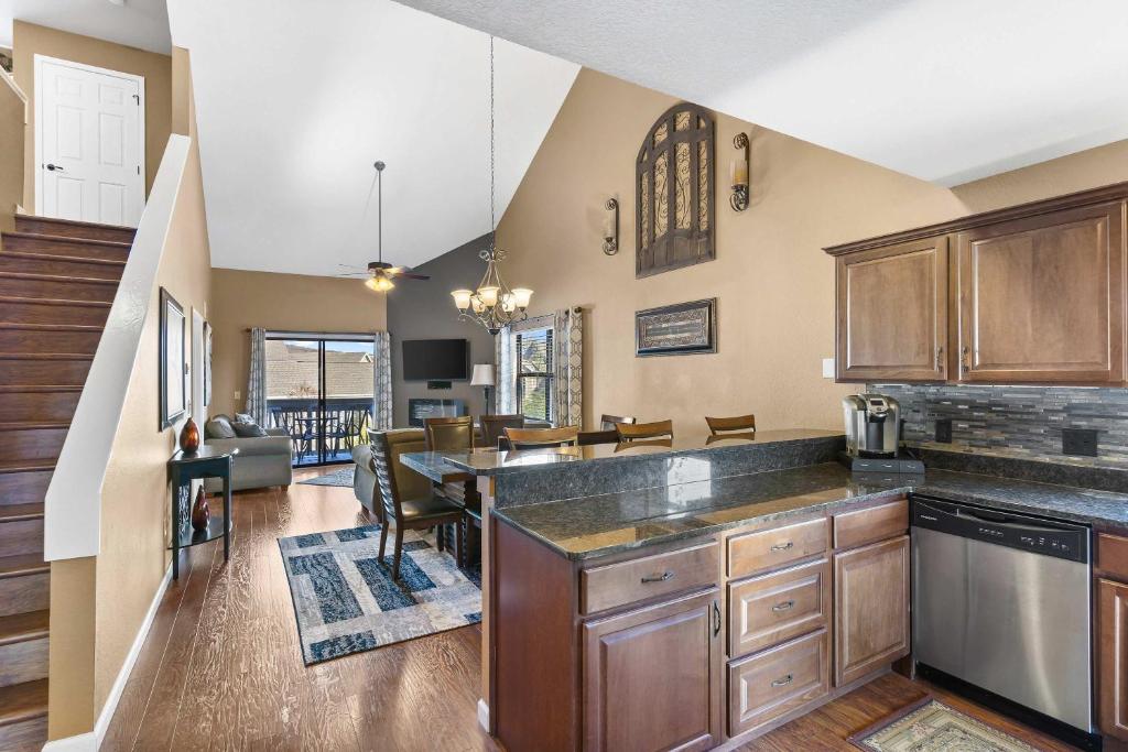 Branson Blessing - Condo for 8, Branson