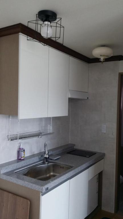 Kitchen, Suzy Pension in Yeosu-si