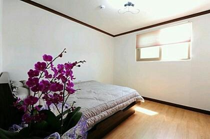 Exterior view, Suzy Pension in Yeosu-si