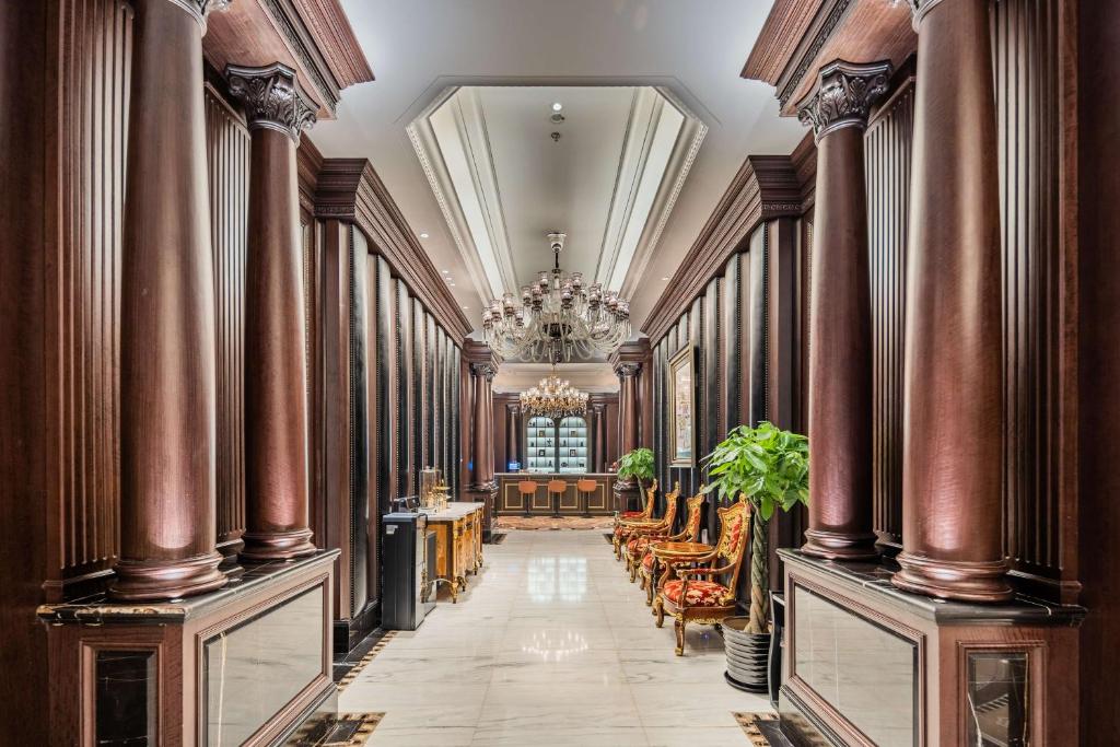 Eastern Paris Girls' Youth Hotel, Shanghai