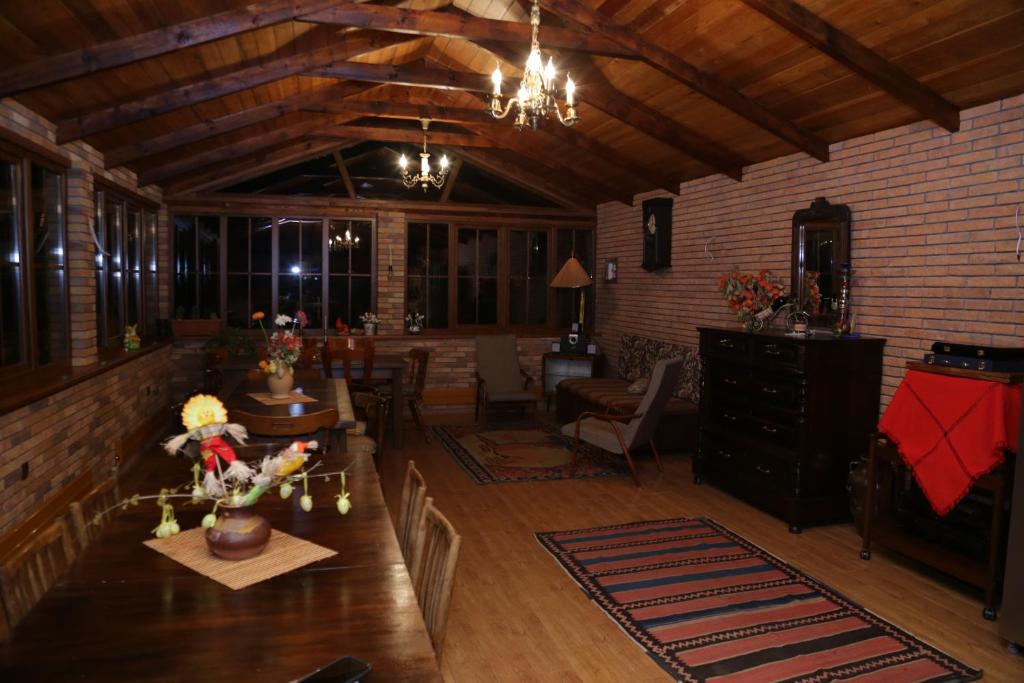 Shared lounge/TV area