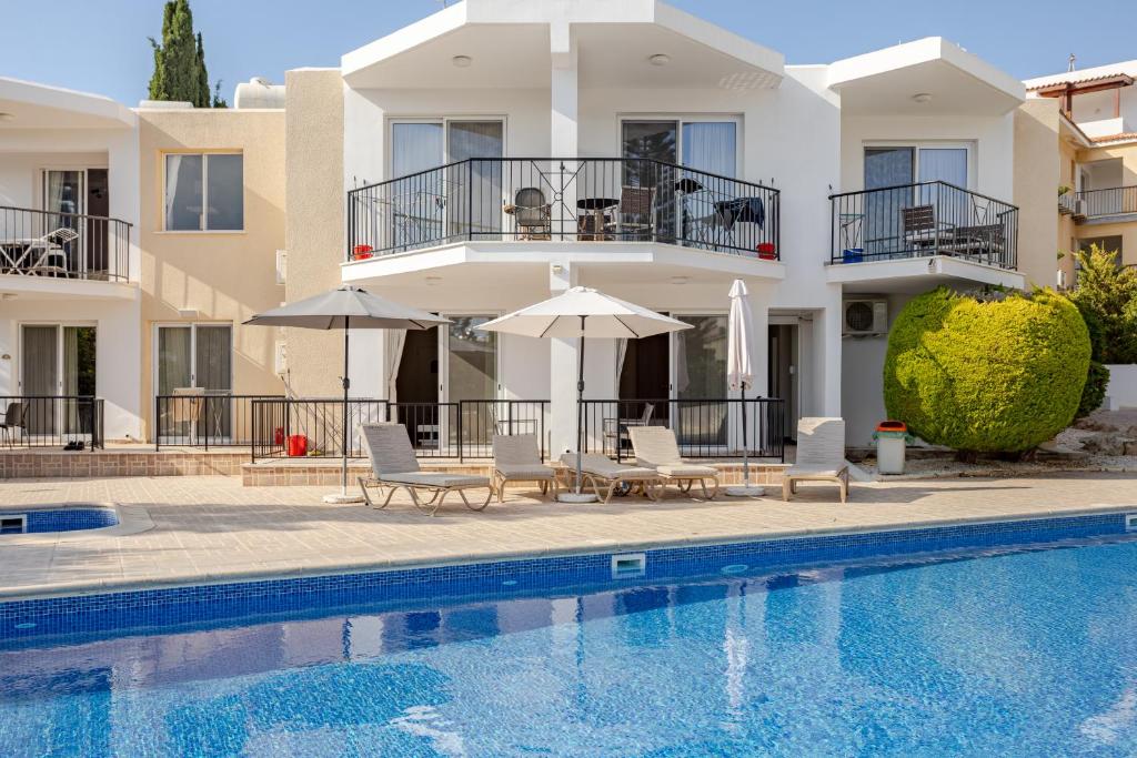 Danaos Seaside Suite 102 with Pool in Tourist Area, Pafos