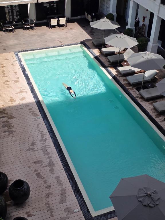 Swimming pool