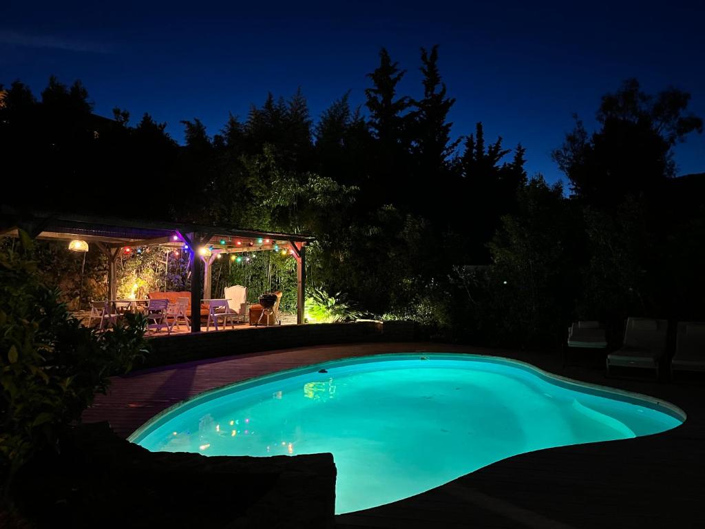 Charming quiet pool villa - 2