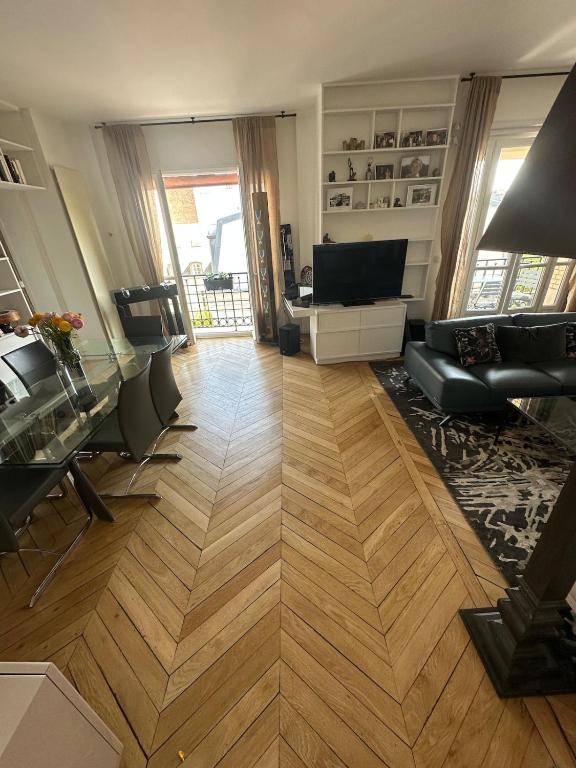 Beautiful Apartment with Seine and Musée d'Orsay View - 3