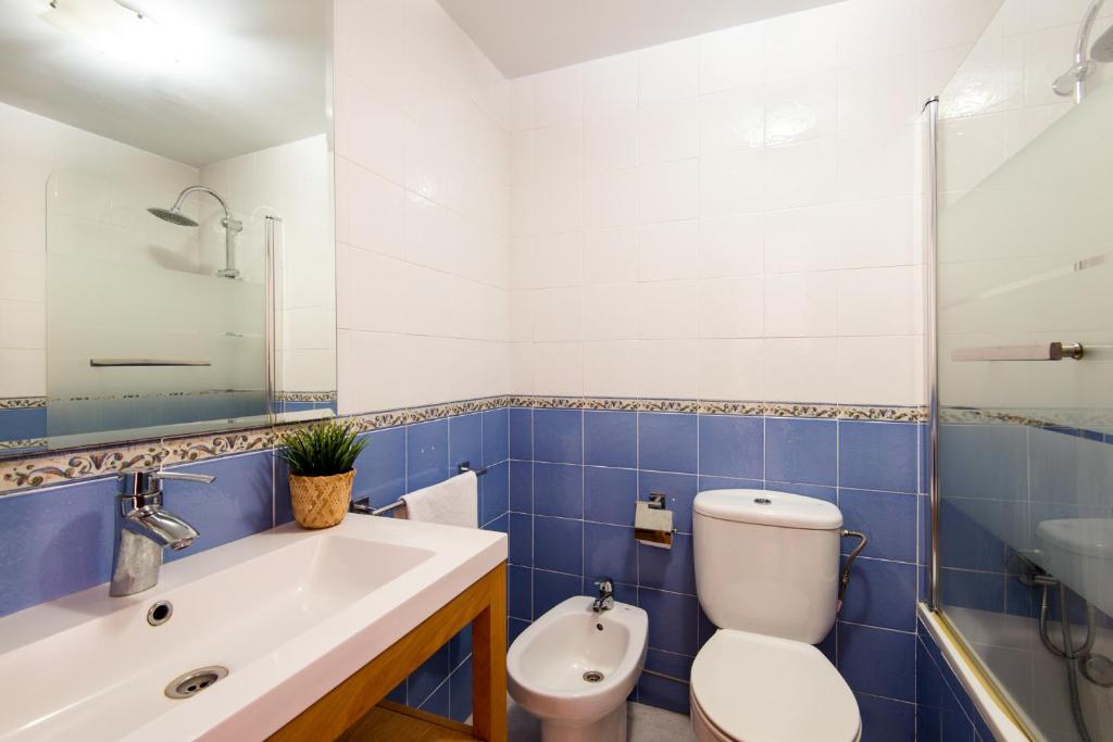 NEW CAPUCHINOS 2bed & 2bath Apartment with Parking - 3