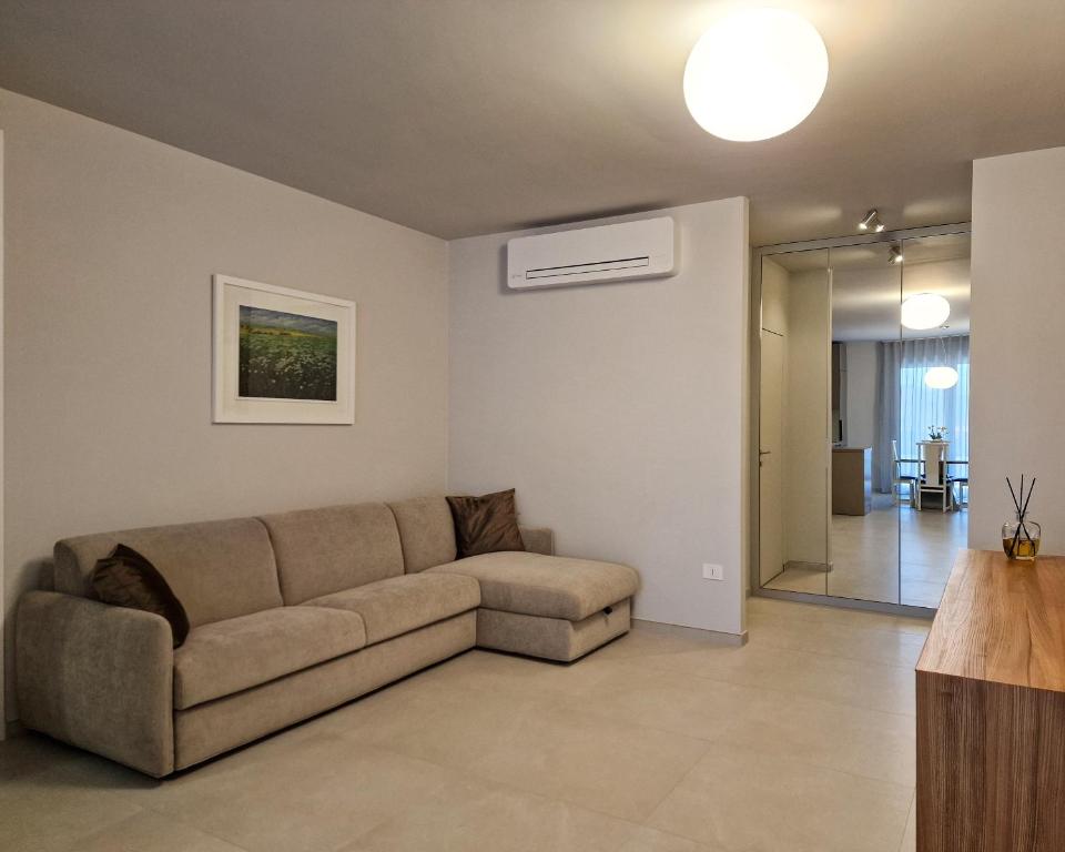 La Vela Luxury Apartment - 4