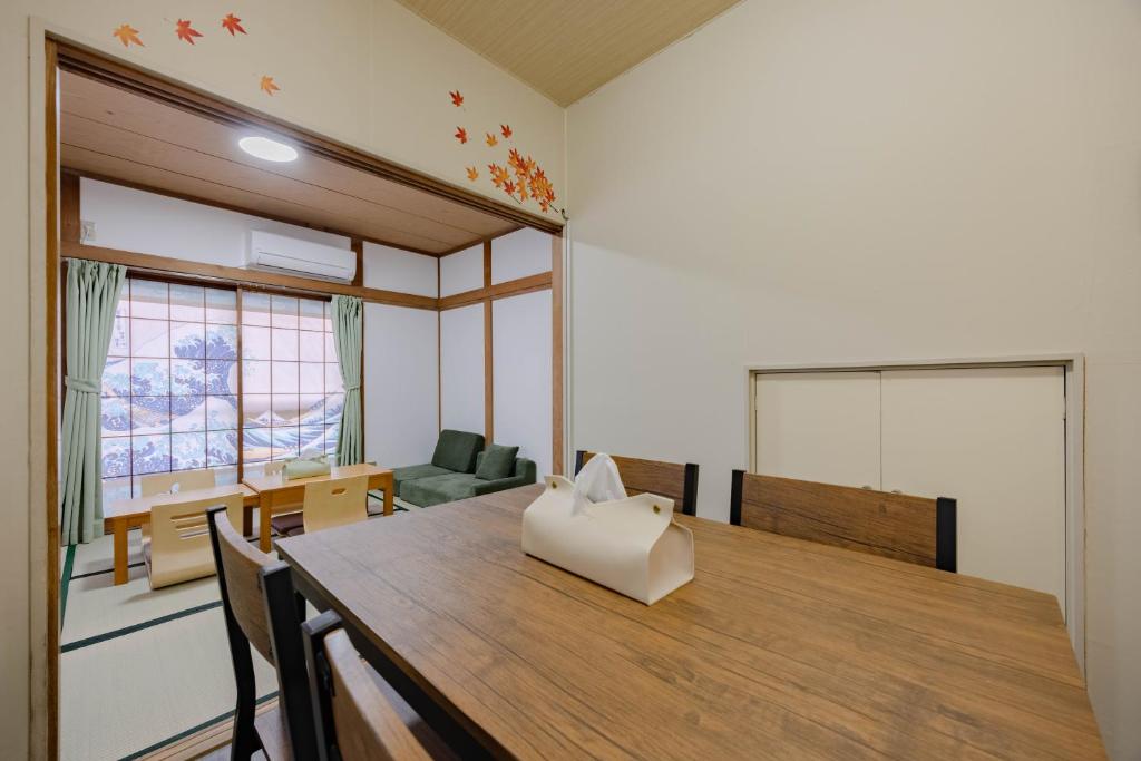 75m2 10people private house rental 8beds 8min Ikebukuro 13min Shinjuku 18min Shibuya Englishspeaking