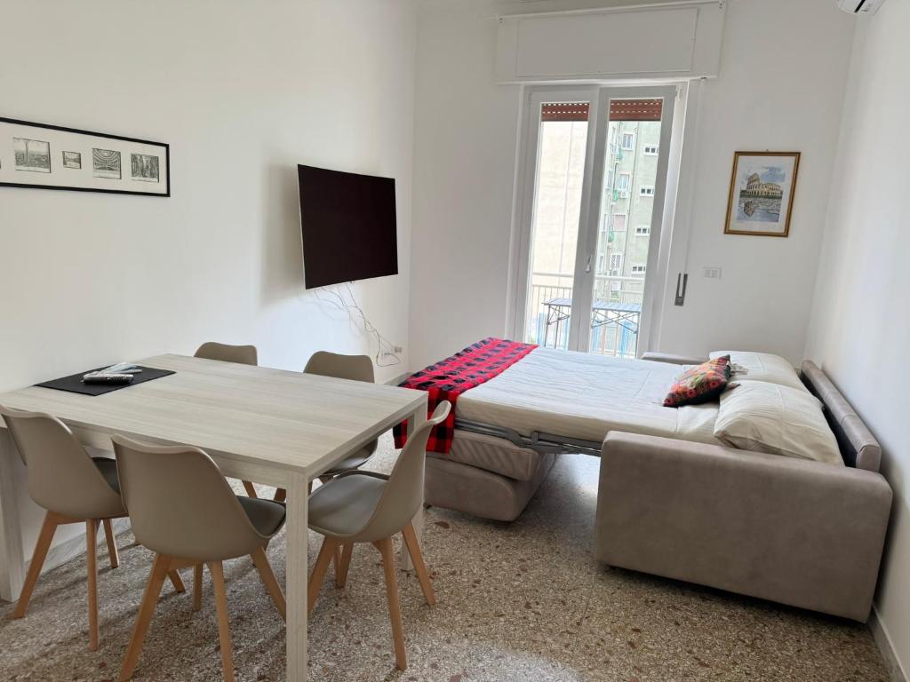 Piramide-Ostiense Two Bedroom Apartment - 2