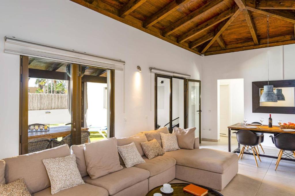 Villa Papagayo Deluxe by Villa Plus - 5