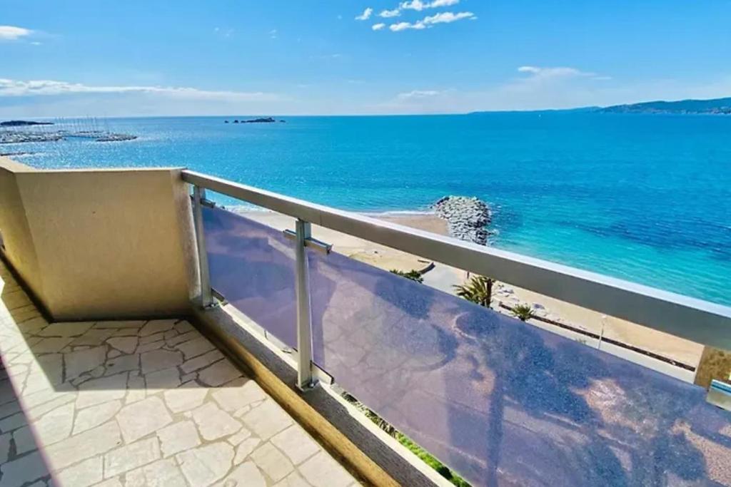 Apartment 2p with balcony facing the sea, Saint-Raphaël