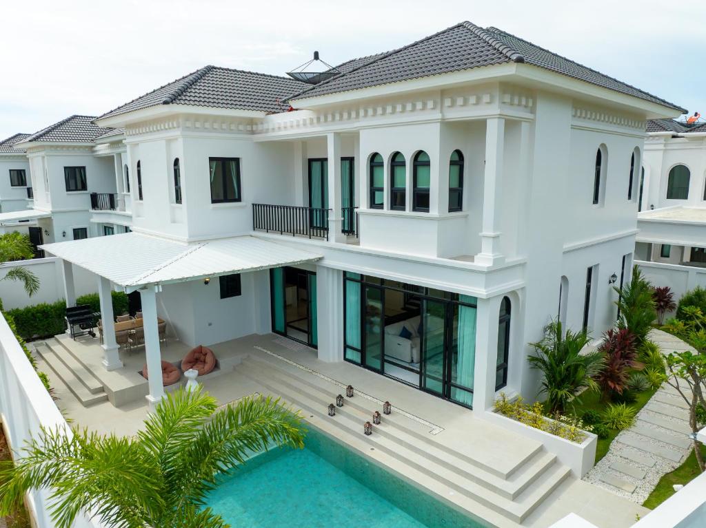 Fifth Element Pool Villas by NLA, Phuket