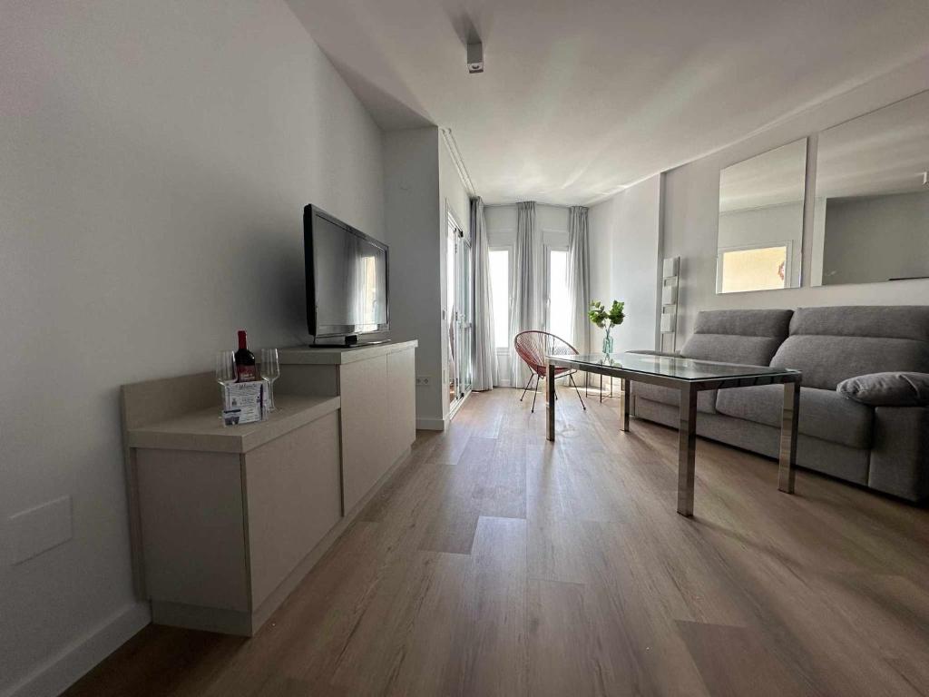 Luxury frontal al mar, Benalbeach - 2