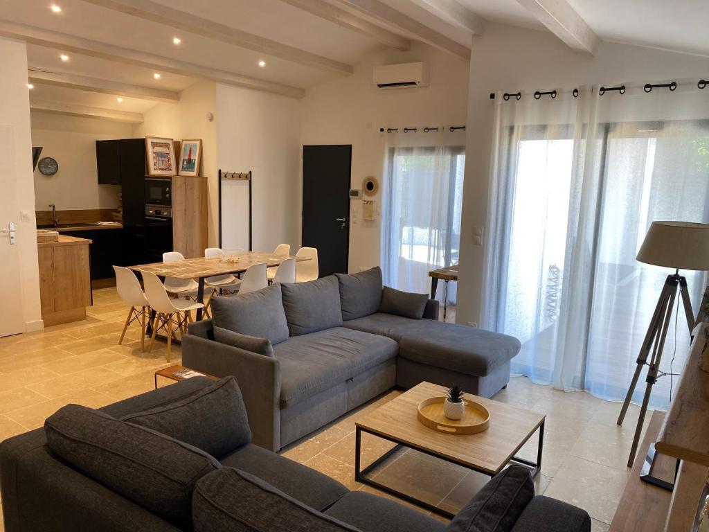 Maison moderne plain-pied 3 chambres jardin préau - 1