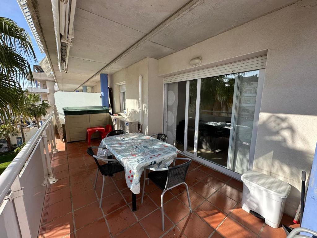 Bonito piso en Roses con piscina y parking AV-66 - 2