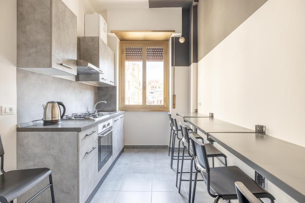 Three large bedrooms for six people Rome downtown apartment - 5