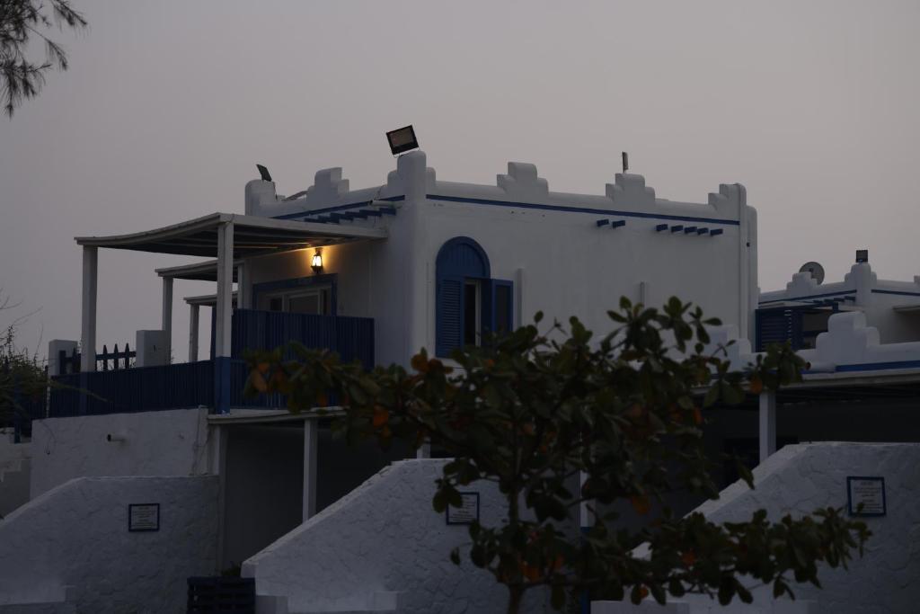 Al-Ashkhara Beach Resort منتجع شاطئ الأشخرة