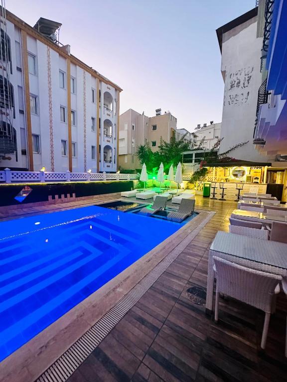 スイミングプール