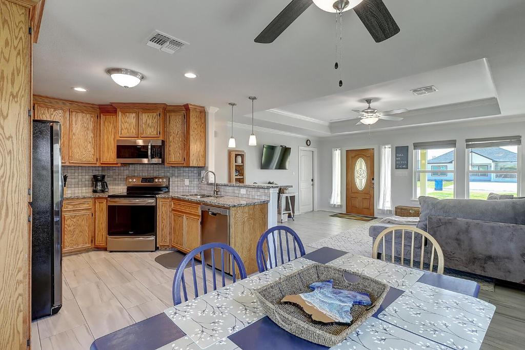 A Wave From It All, Rockport