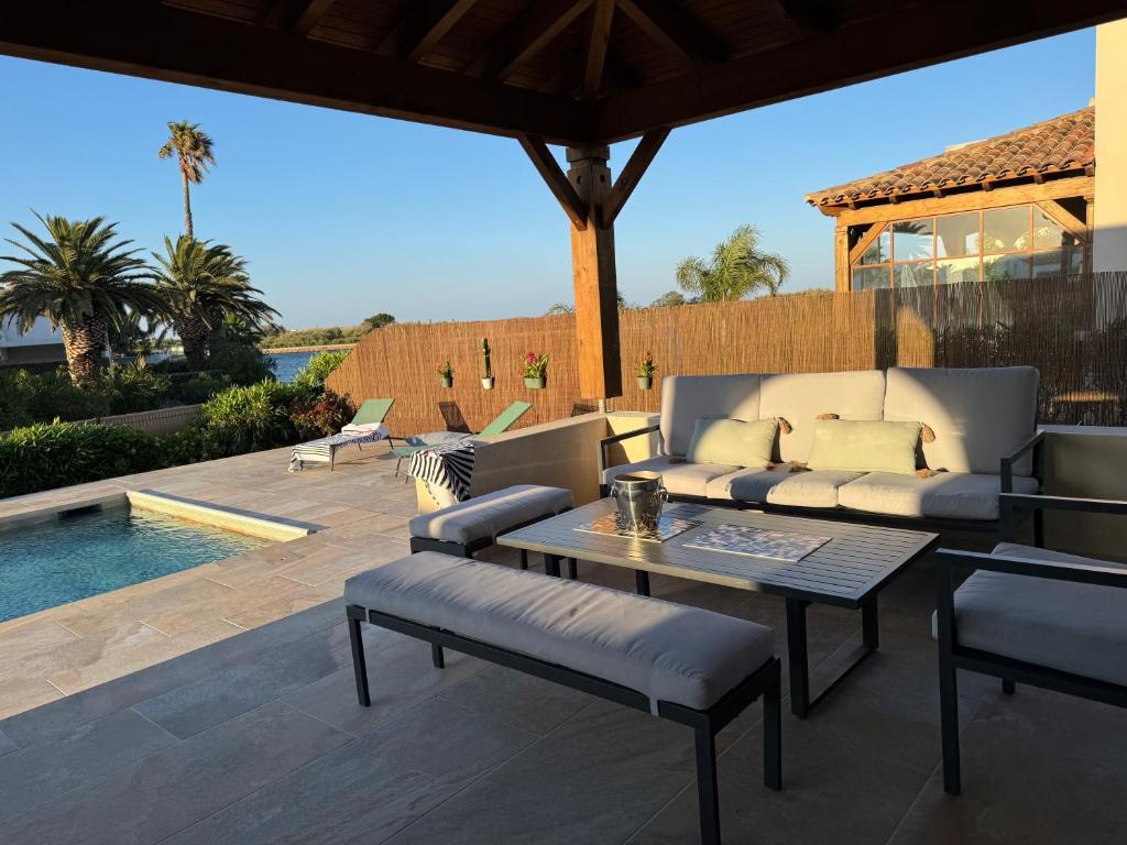 Villa Moana Lagune 4 chambres, 4 salles de bain, piscine privative chauffée à 30 degrés toute l année, balnéo, terrain de pétanque privé, ping-pong - 3