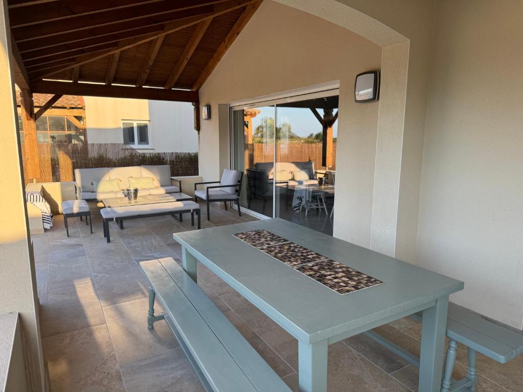 Villa Moana Lagune 4 chambres, 4 salles de bain, piscine privative chauffée à 30 degrés toute l année, balnéo, terrain de pétanque privé, ping-pong - 4