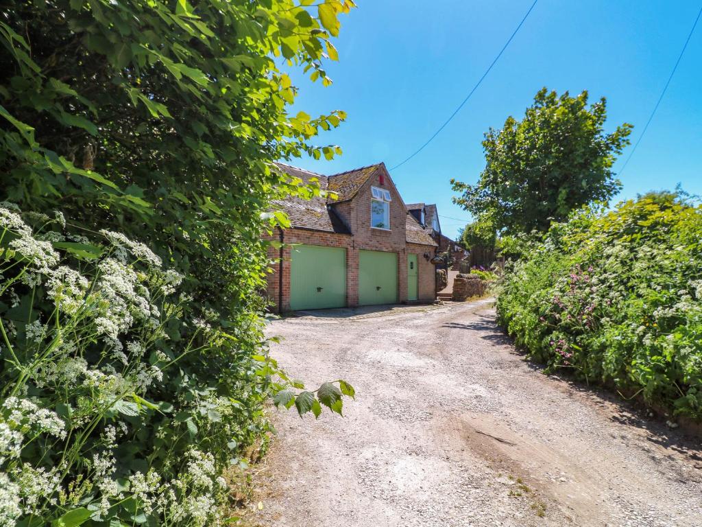 Roston Retreat, Ashbourne