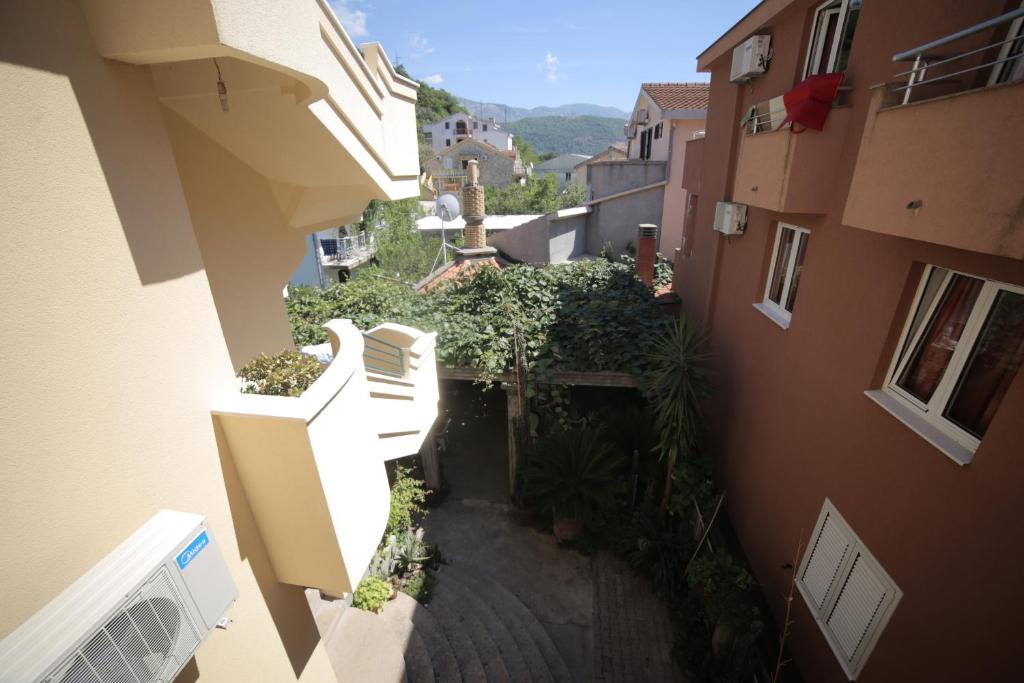 Lilian Apartments photo