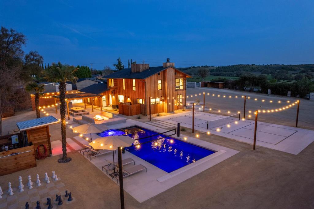 Cedar House - Pickleball, Saltwater Pool, Sauna, Paso Robles