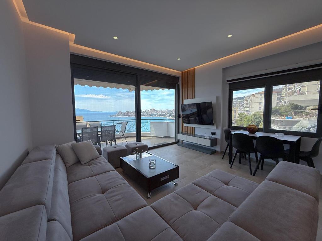 Azure Serenity Suites 8, Sarandë