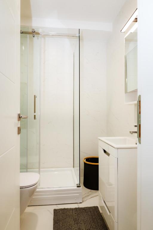 Apartment 82 - 2