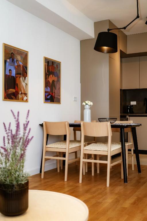 Apartment 82 - 5