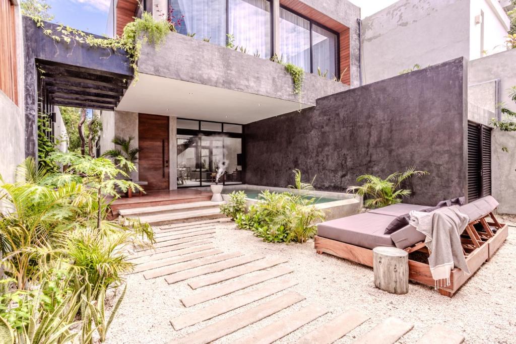 ANANA Casa Karmond Luxury Villa with Pool - 2