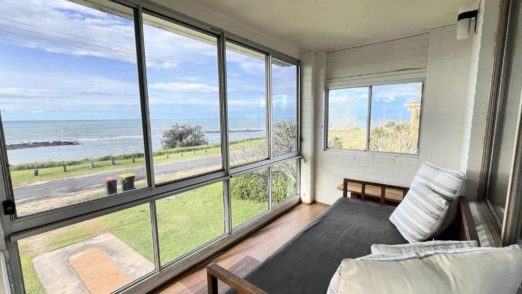 Ocean Escape, Minnie Water