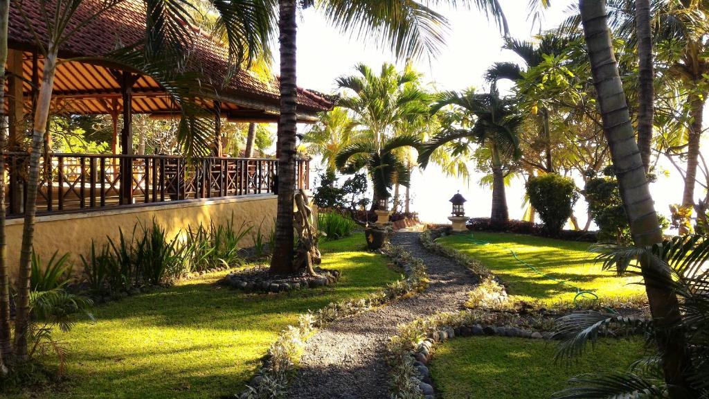 Teluk Indah Beach & Pool Villa photo