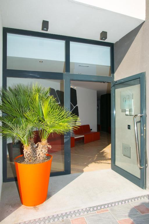 Apartamentos Fuengirola Playa — Hotel building in Fuengirola, Andalusia