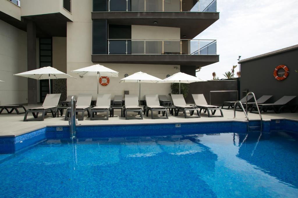 Apartamentos Fuengirola Playa — Swimming pool in Fuengirola, Andalusia