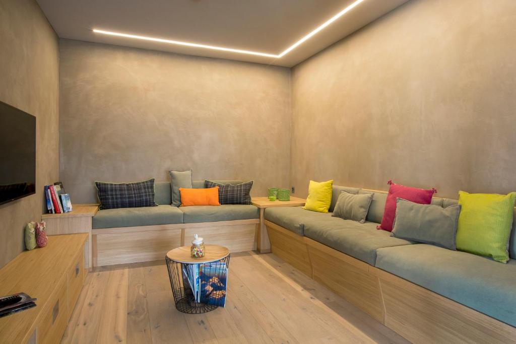 Shared lounge/TV area, A Larze in Bagnes