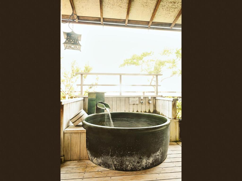 Hot spring bath