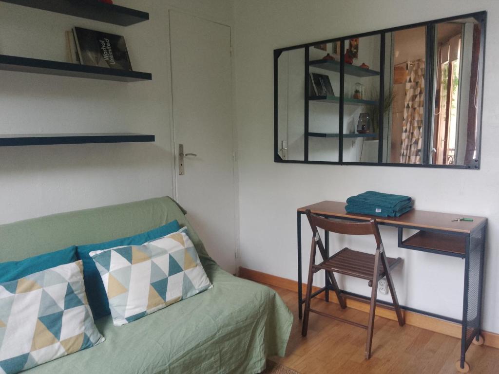 charming new studio in Montmartre les Abbesses - 4