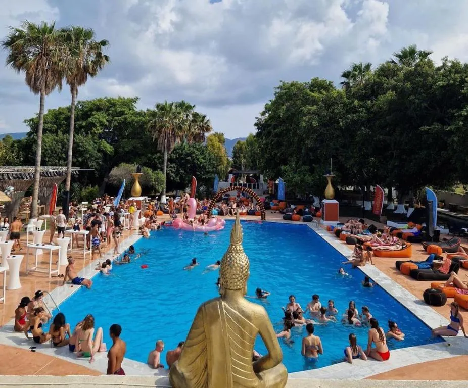 BLACK AMBER BOUTIQUE HOTEL, hotel in Lampi