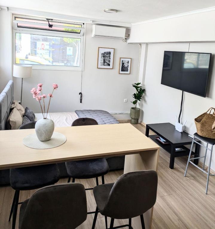 Loutraki central studio, Loutraki