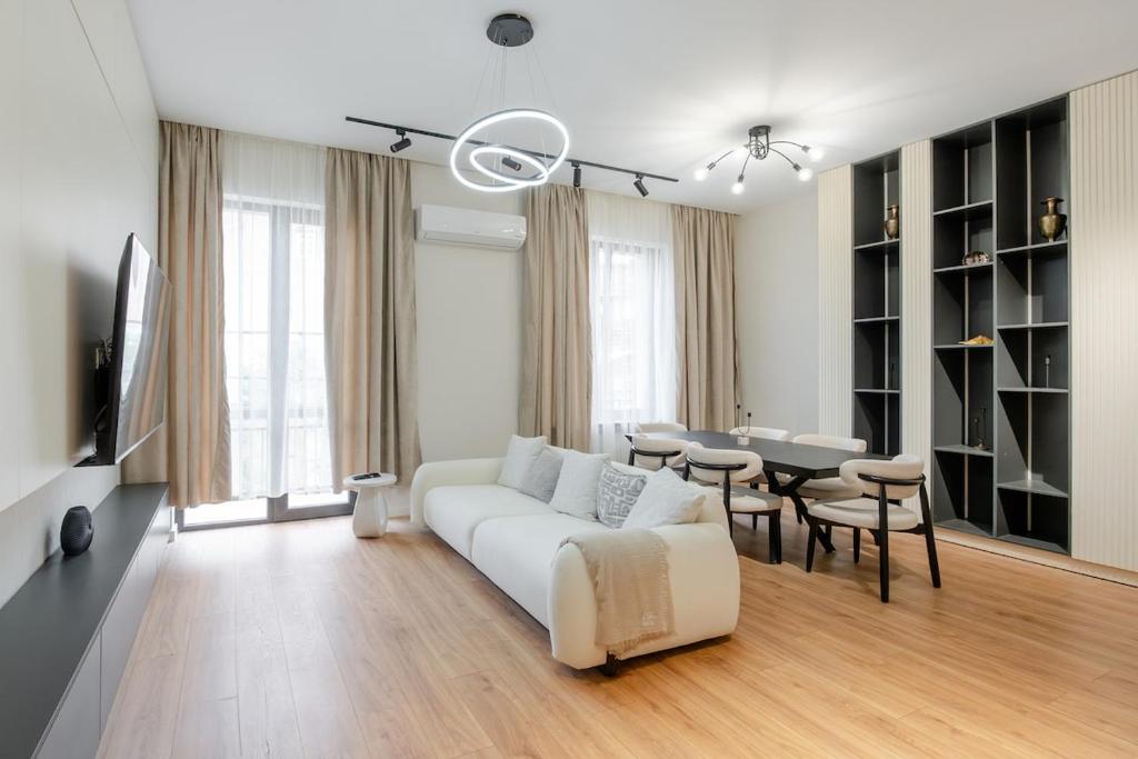 Modi Tbilisi - Boutique 2BR Flat near Rustaveli Metro Station, Tbilisi