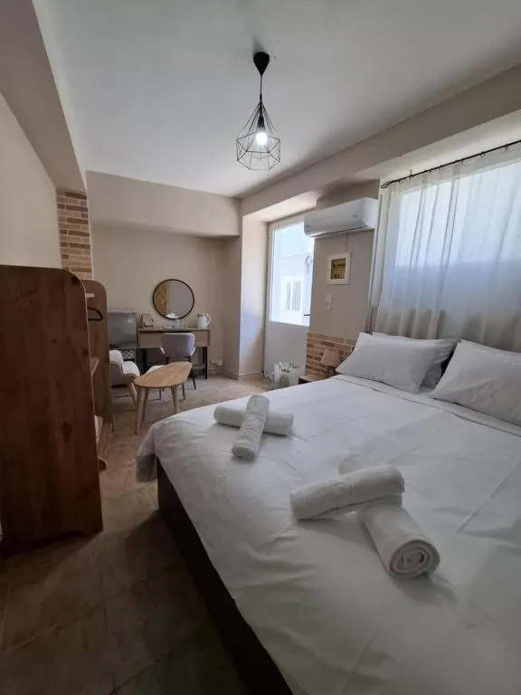 Nisaki City Vibes, hotel en Chios