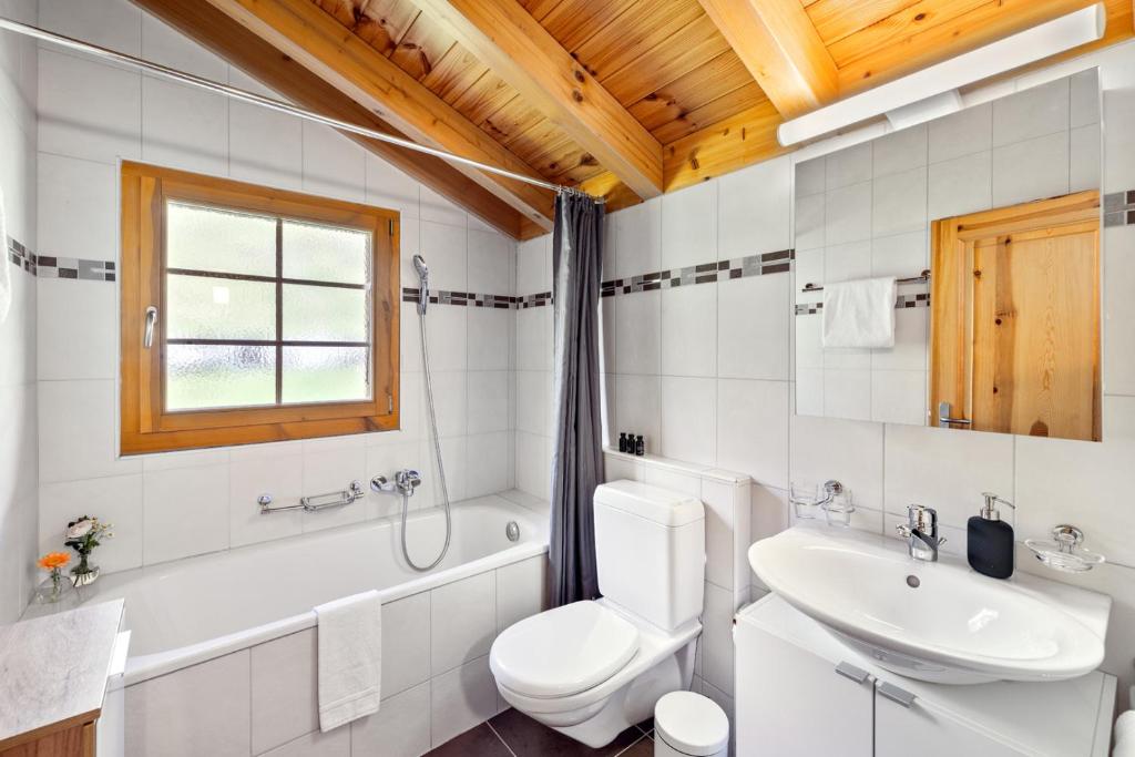 Chalet Belle Vue – Alpine Charm with a View to Remember - 4