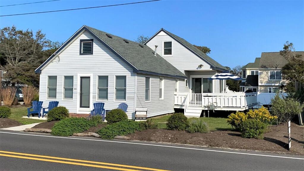 Seize The Bay, Town Bank