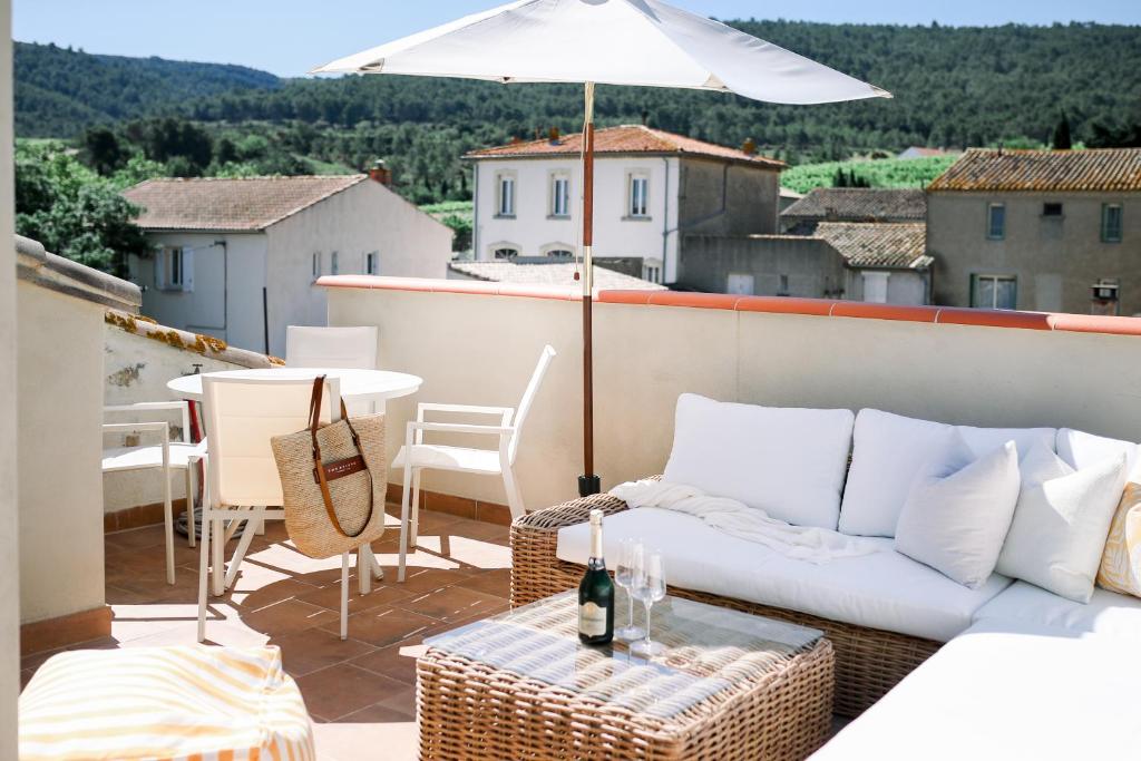 Steinhaus mit Dachterrasse und Badefluss, Ribaute