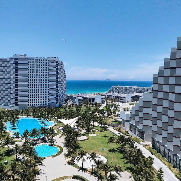 Bãi dài, The Cam Ranh, Khánh Hoà, Cam Ranh International Airport